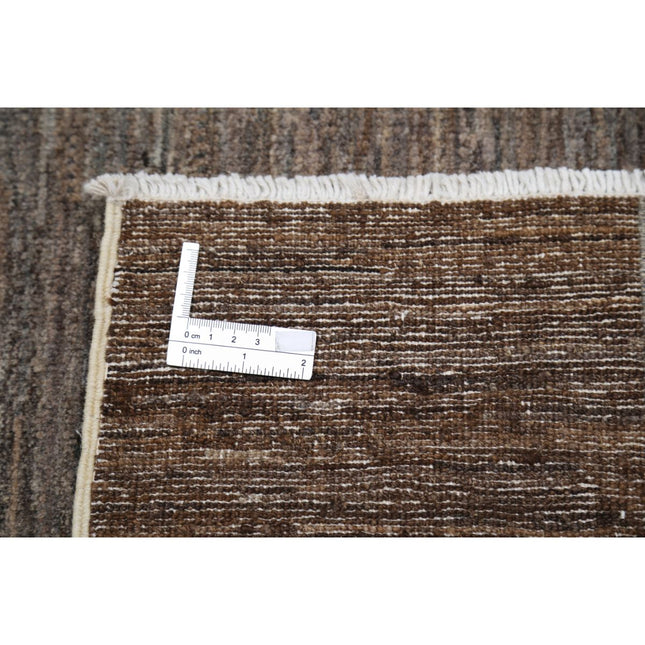 Modcar 5' 5" X 7' 7" Hand-Knotted Wool Rug 5' 5" X 7' 7" (165 X 231) / Grey / Brown