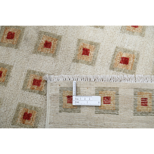 Modcar 3' 3" X 4' 7" Hand-Knotted Wool Rug 3' 3" X 4' 7" (99 X 140) / Ivory / Red