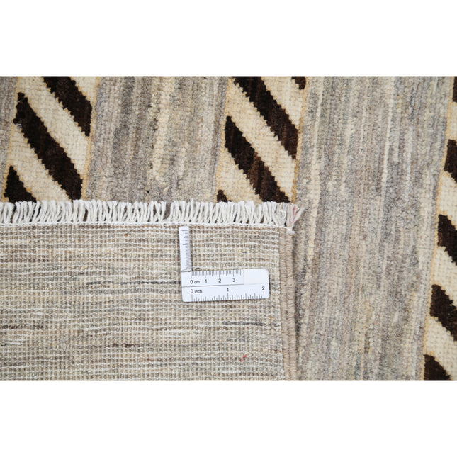 Modcar 4' 0" X 5' 9" Hand-Knotted Wool Rug 4' 0" X 5' 9" (122 X 175) / Grey / Brown