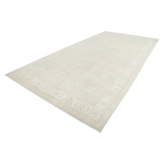 Serenity 8' 9" X 17' 7" Hand-Knotted Wool Rug 8' 9" X 17' 7" (267 X 536) / Grey / Ivory