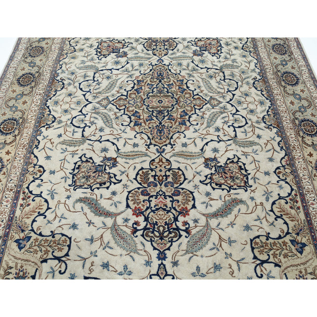 Kashan 7' 3" X 10' 2" Hand-Knotted Wool Rug 7' 3" X 10' 2" (221 X 310) / Ivory / Grey