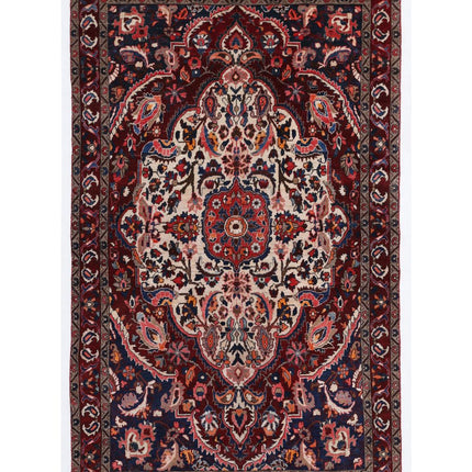 Bakhtiari 5' 4" X 8' 11" Hand Knotted Wool Rug 5' 4" X 8' 11" (162 X 272) / Red / Wool