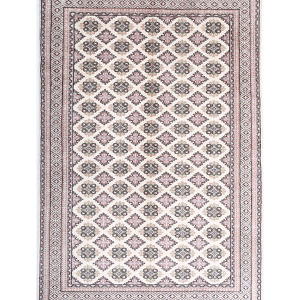 Bokhara 6' 0" X 9' 5" Hand Knotted Wool Rug 6' 0" X 9' 5" (183 X 287) / Ivory / Wool