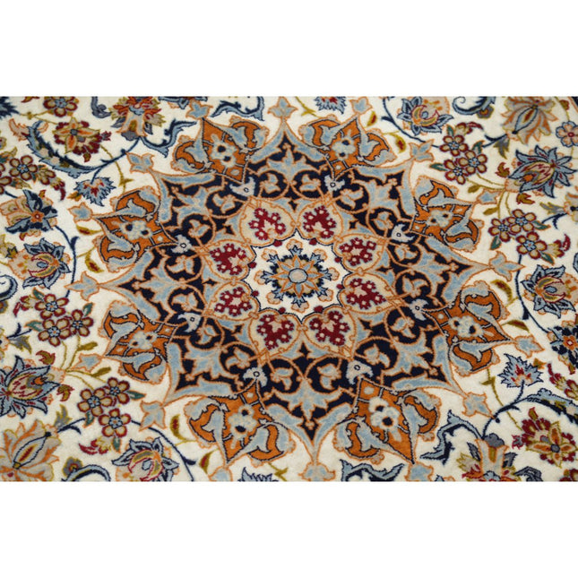 Isfahan 3' 6" X 5' 8" Hand Knotted wool-Silk Rug 3' 6" X 5' 8" (107 X 173) / Ivory / Brown