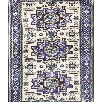 Kazak 2' 5" X 3' 4" Hand Knotted Wool Rug 2' 5" X 3' 4" (74 X 101) / Ivory / Wool