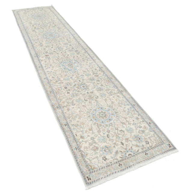 Nain 2' 8" X 12' 10" Hand Knotted Wool Rug 2' 8" X 12' 10" (81 X 391) / Ivory / Ivory
