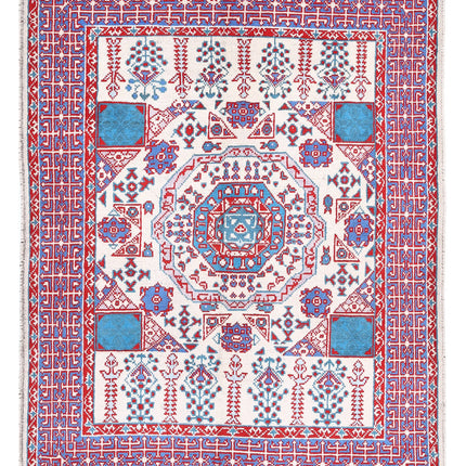 Revival 5' 1" X 6' 7" Hand Knotted Wool Rug 5' 1" X 6' 7" (155 X 201) / Ivory / Wool