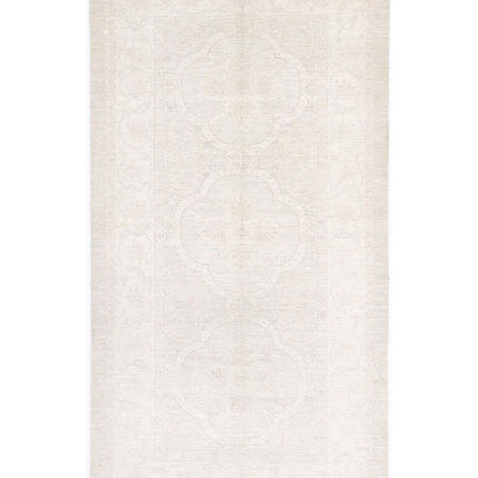 Serenity 5' 0" X 9' 8" Hand Knotted Wool Rug 5' 0" X 9' 8" (152 X 295) / Ivory / Wool