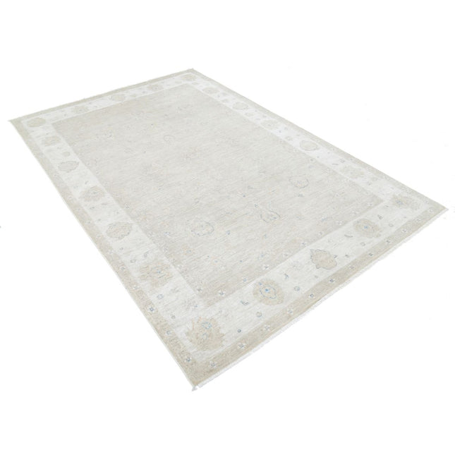Serenity 5' 4" X 8' 0" Wool Hand-Knotted Rug 5' 4" X 8' 0" (163 X 244) / Grey / Ivory