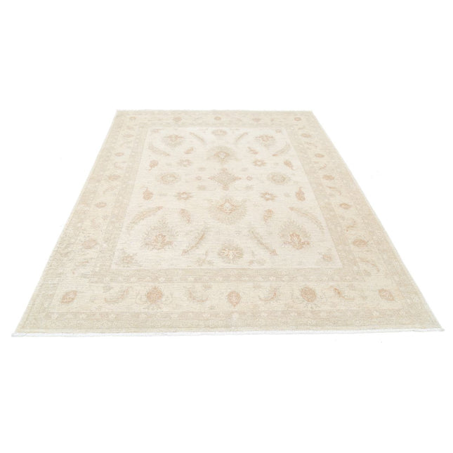 Serenity 6' 6" X 8' 0" Wool Hand-Knotted Rug 6' 6" X 8' 0" (198 X 244) / Ivory / Gold