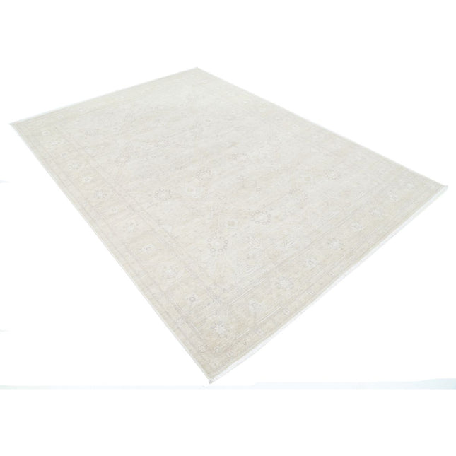 Serenity 6' 1" X 8' 6" Wool Hand-Knotted Rug 6' 1" X 8' 6" (185 X 259) / Ivory / Gold