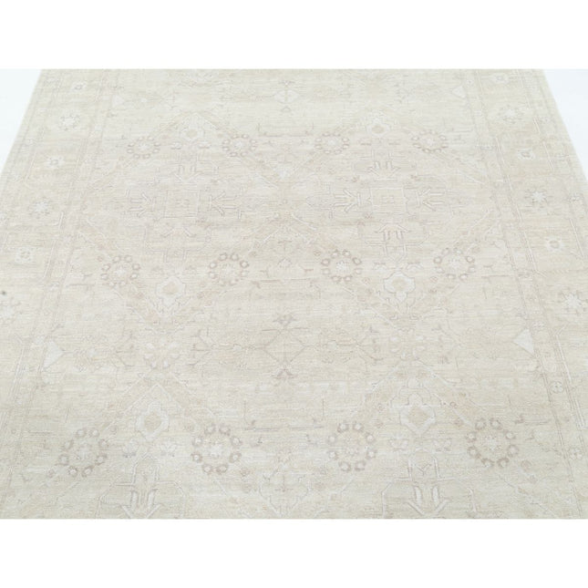 Serenity 6' 1" X 8' 6" Wool Hand-Knotted Rug 6' 1" X 8' 6" (185 X 259) / Ivory / Gold