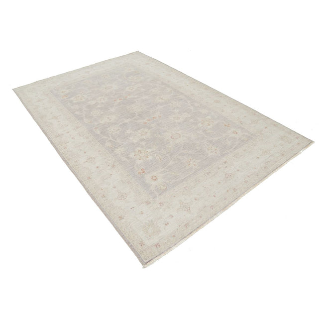 Serenity 5' 5" X 8' 3" Wool Hand-Knotted Rug 5' 5" X 8' 3" (165 X 251) / Grey / Ivory