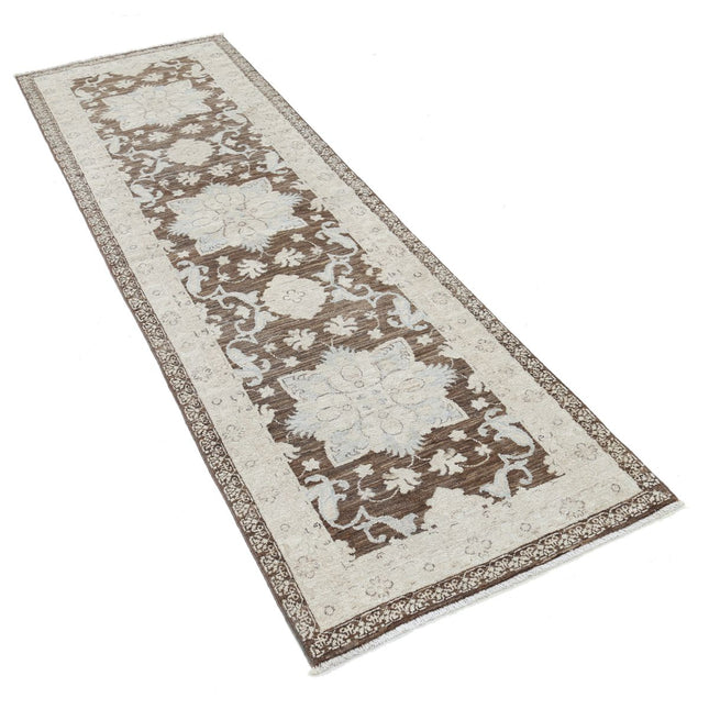 Serenity 5' 5" X 7' 9" Wool Hand-Knotted Rug 5' 5" X 7' 9" (165 X 236) / Brown / Ivory