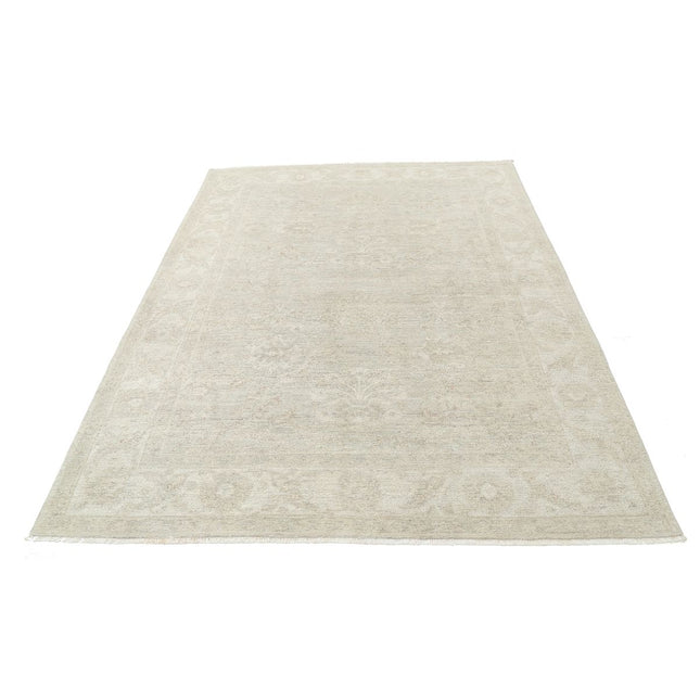 Serenity 5' 11" X 7' 11" Wool Hand-Knotted Rug 5' 11" X 7' 11" (180 X 241) / Grey / Ivory
