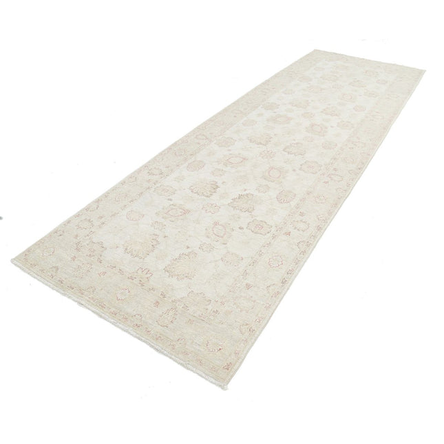Serenity 4' 2" X 11' 9" Wool Hand-Knotted Rug 4' 2" X 11' 9" (127 X 358) / Ivory / Grey
