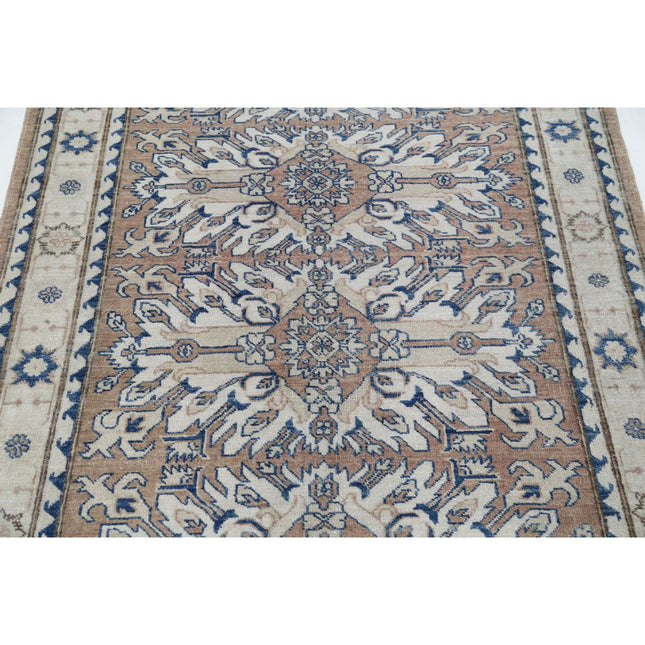 Serenity 4' 0" X 6' 1" Hand Knotted Wool Rug 4' 0" X 6' 1" (122 X 185) / Brown / Ivory