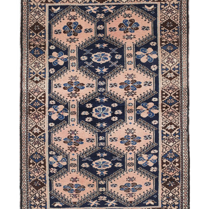 Yalameh 3' 4" X 4' 10" Hand Knotted Wool Rug 3' 4" X 4' 10" (101 X 147) / Peach / Wool