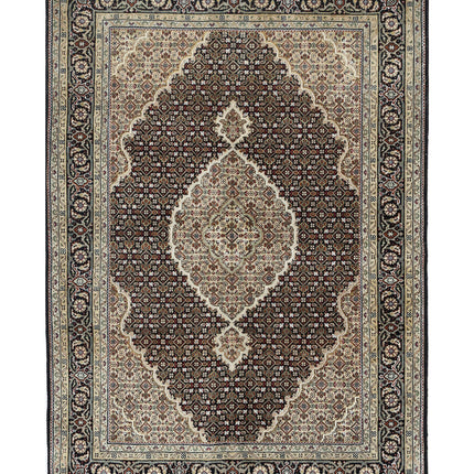 Ziegler 4' 7" X 6' 7" Hand Knotted Wool Rug 4' 7" X 6' 7" (140 X 201) / Black / Wool