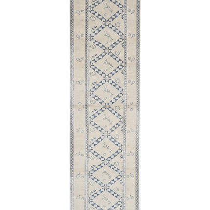 Ziegler 2' 6" X 9' 11" Hand Knotted Wool Rug 2' 6" X 9' 11" (76 X 302) / Ivory / Wool