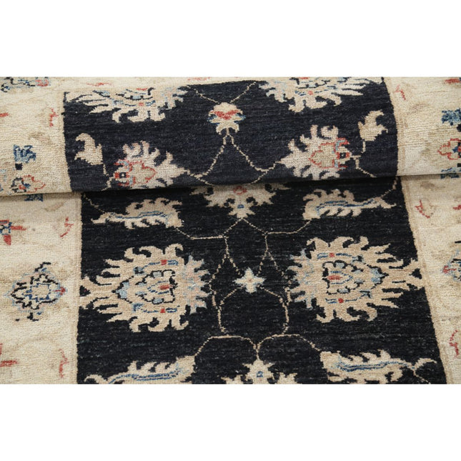 Ziegler 2' 8" X 6' 9" Wool Hand-Knotted Rug 2' 8" X 6' 9" (81 X 206) / Black / Ivory
