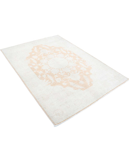 Ariana 4' 10" X 6' 9" Hand Knotted Wool Rug 4' 10" X 6' 9" (147 X 206) / Ivory / Wool