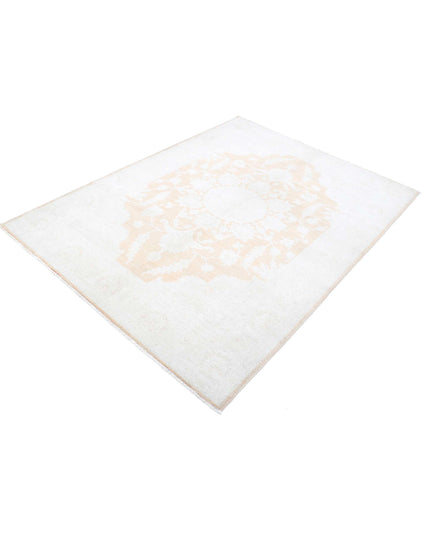 Ariana 4' 10" X 6' 9" Hand Knotted Wool Rug 4' 10" X 6' 9" (147 X 206) / Ivory / Wool