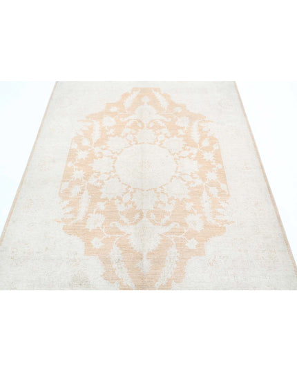 Ariana 4' 10" X 6' 9" Hand Knotted Wool Rug 4' 10" X 6' 9" (147 X 206) / Ivory / Wool