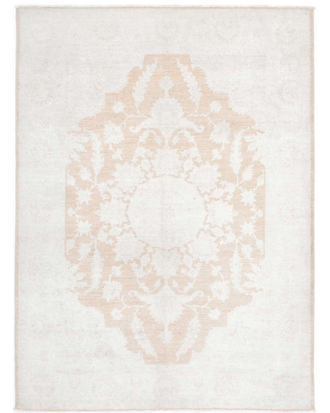 Ariana 4' 10" X 6' 9" Hand Knotted Wool Rug 4' 10" X 6' 9" (147 X 206) / Ivory / Wool
