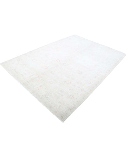Ariana 6' 4" X 8' 8" Hand Knotted Wool Rug 6' 4" X 8' 8" (193 X 264) / Ivory / Wool