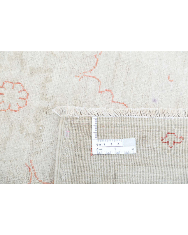 Ariana 6' 4" X 8' 8" Hand Knotted Wool Rug 6' 4" X 8' 8" (193 X 264) / Ivory / Wool