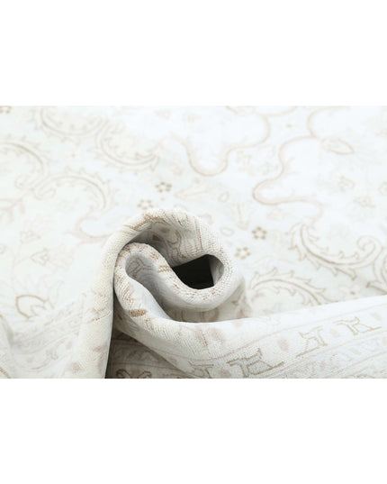 Ariana 9' 10" X 13' 5" Hand Knotted Wool Rug 9' 10" X 13' 5" (300 X 409) / Ivory / Wool