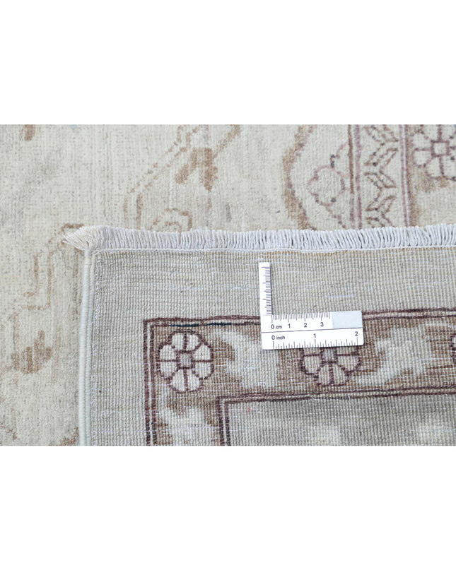 Ariana 7' 11" X 10' 2" Hand Knotted Wool Rug 7' 11" X 10' 2" (241 X 310) / Ivory / Wool