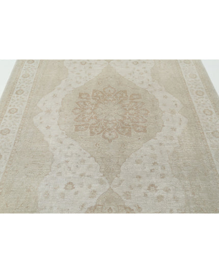 Ariana 6' 6" X 9' 6" Hand Knotted Wool Rug 6' 6" X 9' 6" (198 X 290) / Ivory / Wool
