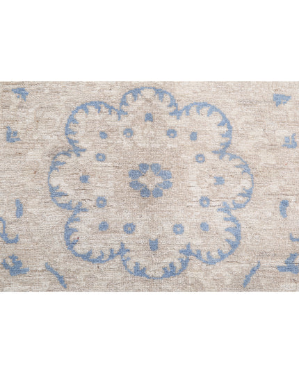 Artemix 4' 10" X 7' 2" Hand Knotted Wool Rug 4' 10" X 7' 2" (147 X 219) / Ivory / Wool