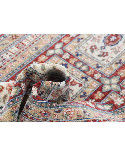 Bakhtiari 4' 4" X 6' 8" Hand Knotted Wool Rug 4' 4" X 6' 8" (132 X 203) / Red / Wool