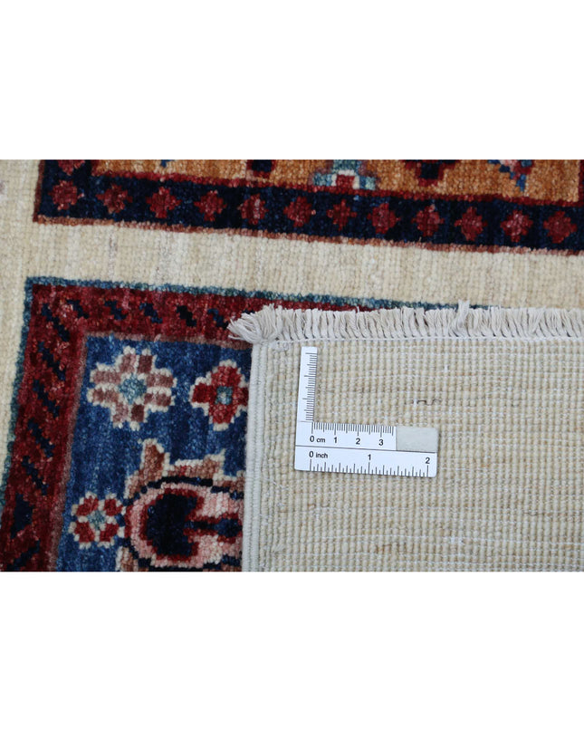 Bakhtiari 4' 11" X 6' 10" Hand Knotted Wool Rug 4' 11" X 6' 10" (150 X 208) / Ivory / Wool
