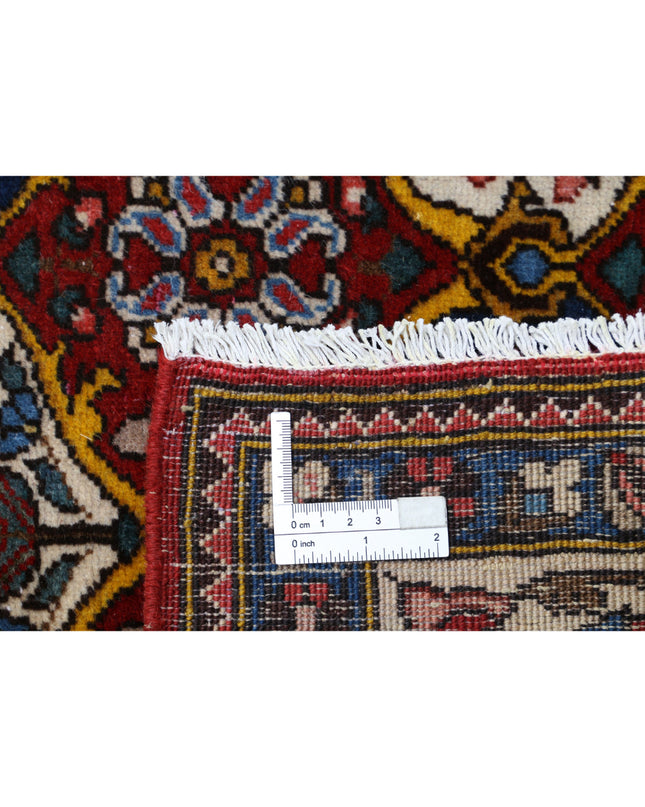 Bakhtiari 5' 1" X 8' 3" Hand Knotted Wool Rug 5' 1" X 8' 3" (155 X 251) / Red / Wool