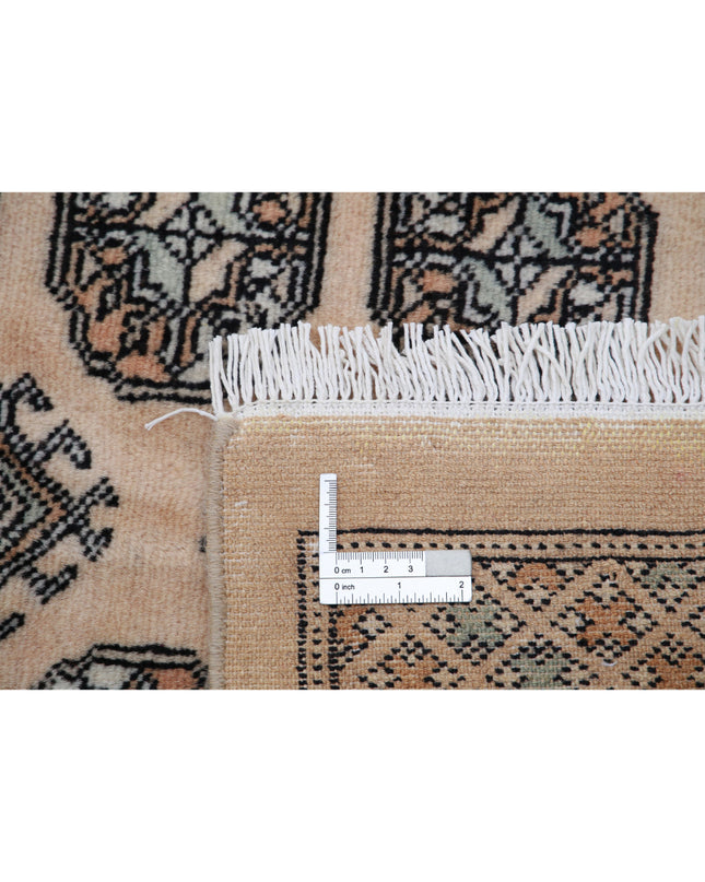 Bokhara 9' 0" X 11' 11" Hand Knotted Wool Rug 9' 0" X 11' 11" (274 X 363) / Ivory / Wool