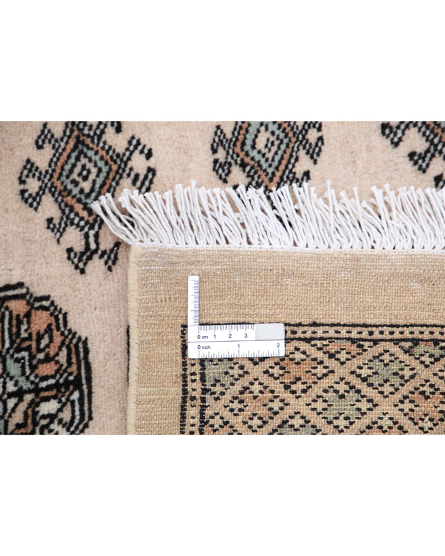 Bokhara 10' 0" X 13' 11" Hand Knotted Wool Rug 10' 0" X 13' 11" (305 X 424) / Ivory / Wool