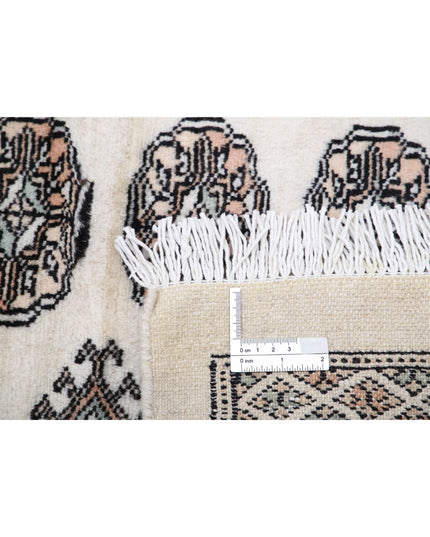 Bokhara 8' 4" X 9' 9" Hand Knotted Wool Rug 8' 4" X 9' 9" (254 X 297) / Ivory / Wool