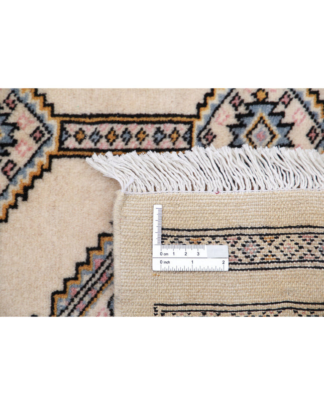 Bokhara 6' 7" X 8' 8" Hand Knotted Wool Rug 6' 7" X 8' 8" (201 X 264) / Ivory / Wool