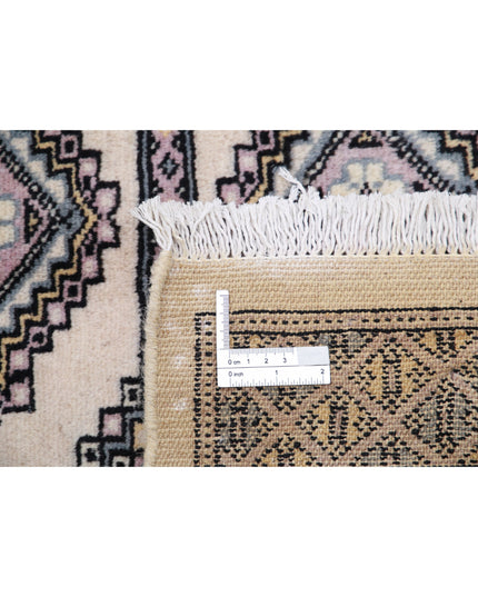 Bokhara 6' 1" X 8' 11" Hand Knotted Wool Rug 6' 1" X 8' 11" (185 X 272) / Ivory / Wool