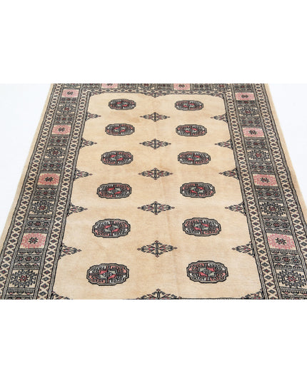Bokhara 4' 1" X 5' 10" Hand Knotted Wool Rug 4' 1" X 5' 10" (124 X 178) / Ivory / Wool