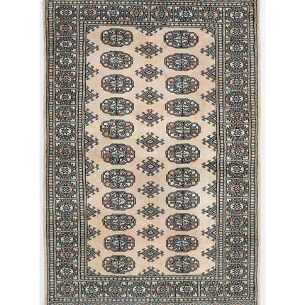 Bokhara 3' 0" X 4' 10" Hand Knotted Wool Rug 3' 0" X 4' 10" (91 X 147) / Ivory / Wool