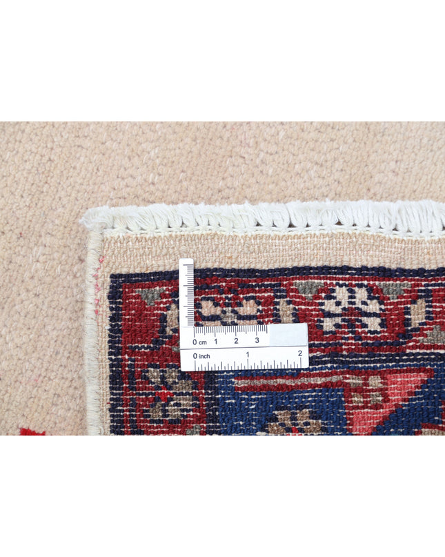 Hamadan 4' 9" X 8' 11" Hand Knotted Wool Rug 4' 9" X 8' 11" (145 X 272) / Ivory / Wool