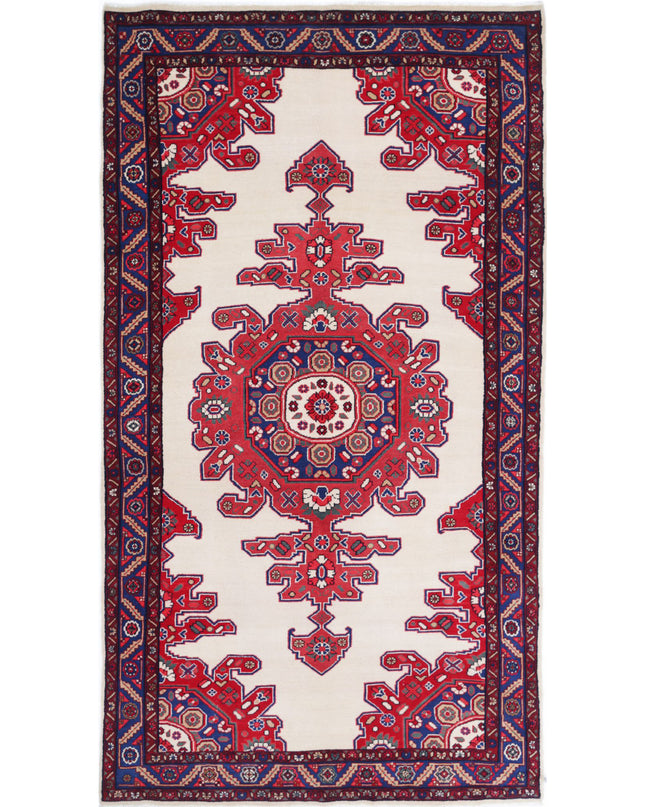 Hamadan 4' 9" X 8' 11" Hand Knotted Wool Rug 4' 9" X 8' 11" (145 X 272) / Ivory / Wool