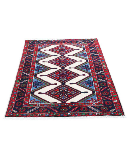 Hamadan 3' 5" X 4' 9" Hand Knotted Wool Rug 3' 5" X 4' 9" (104 X 145) / Ivory / Wool