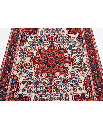 Hamadan 3' 3" X 5' 1" Hand Knotted Wool Rug 3' 3" X 5' 1" (99 X 155) / Ivory / Wool