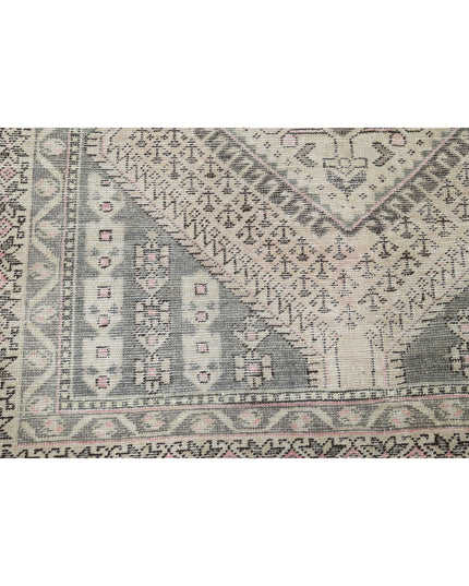 Hamadan 4' 10" X 9' 9" Hand Knotted Wool Rug 4' 10" X 9' 9" (147 X 297) / Ivory / Wool